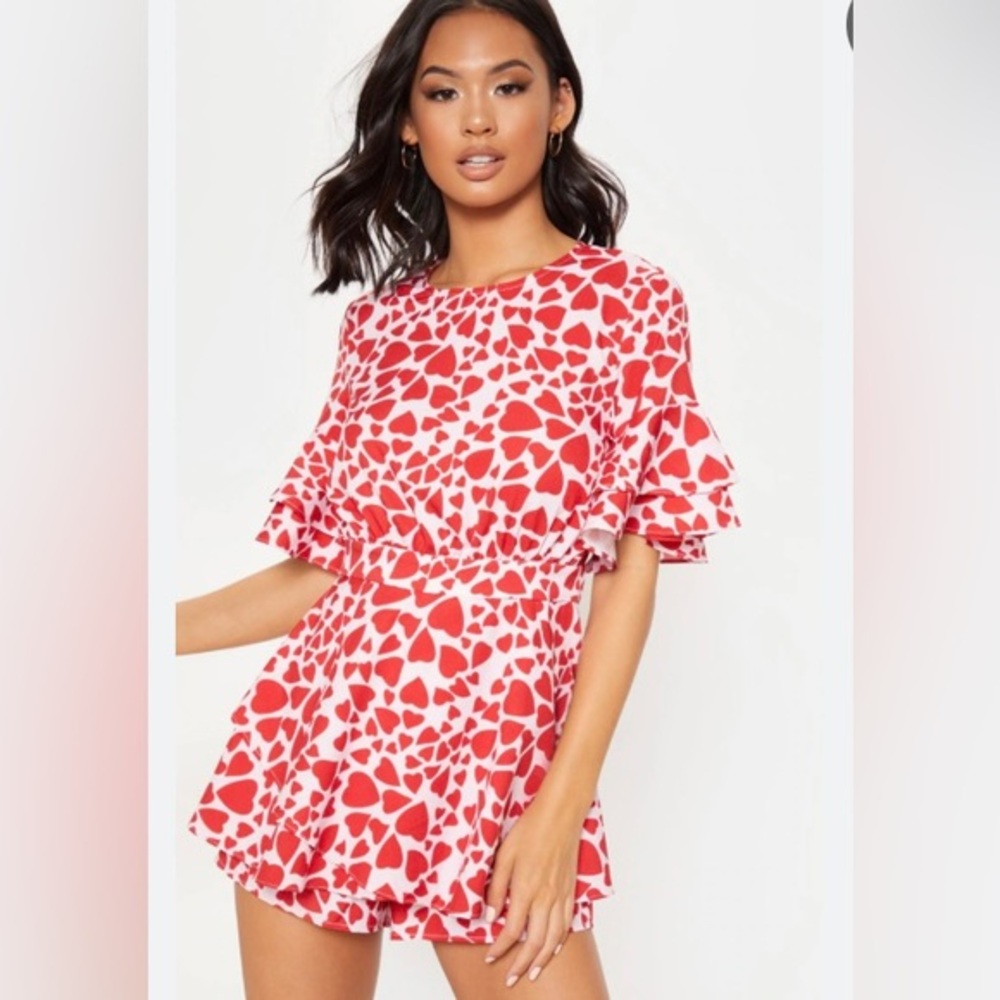 Pretty Little Thing NWOT Shorts Romper red/pink hearts - - 12